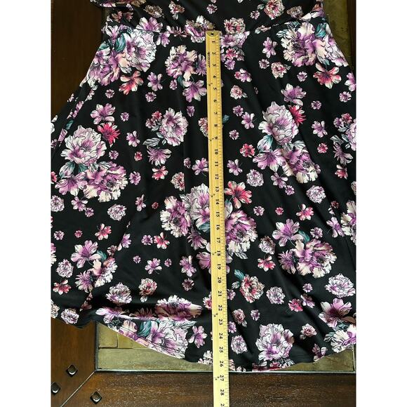 Torrid Black Floral Cold Shoulder Wrap Dress V Neck Stretch Women's Sz 2 18/20 - Picture 6 of 8